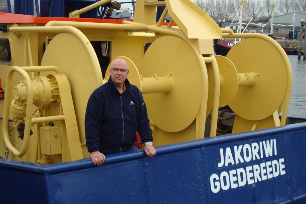 Koos de Visser, op de brug bij go-58